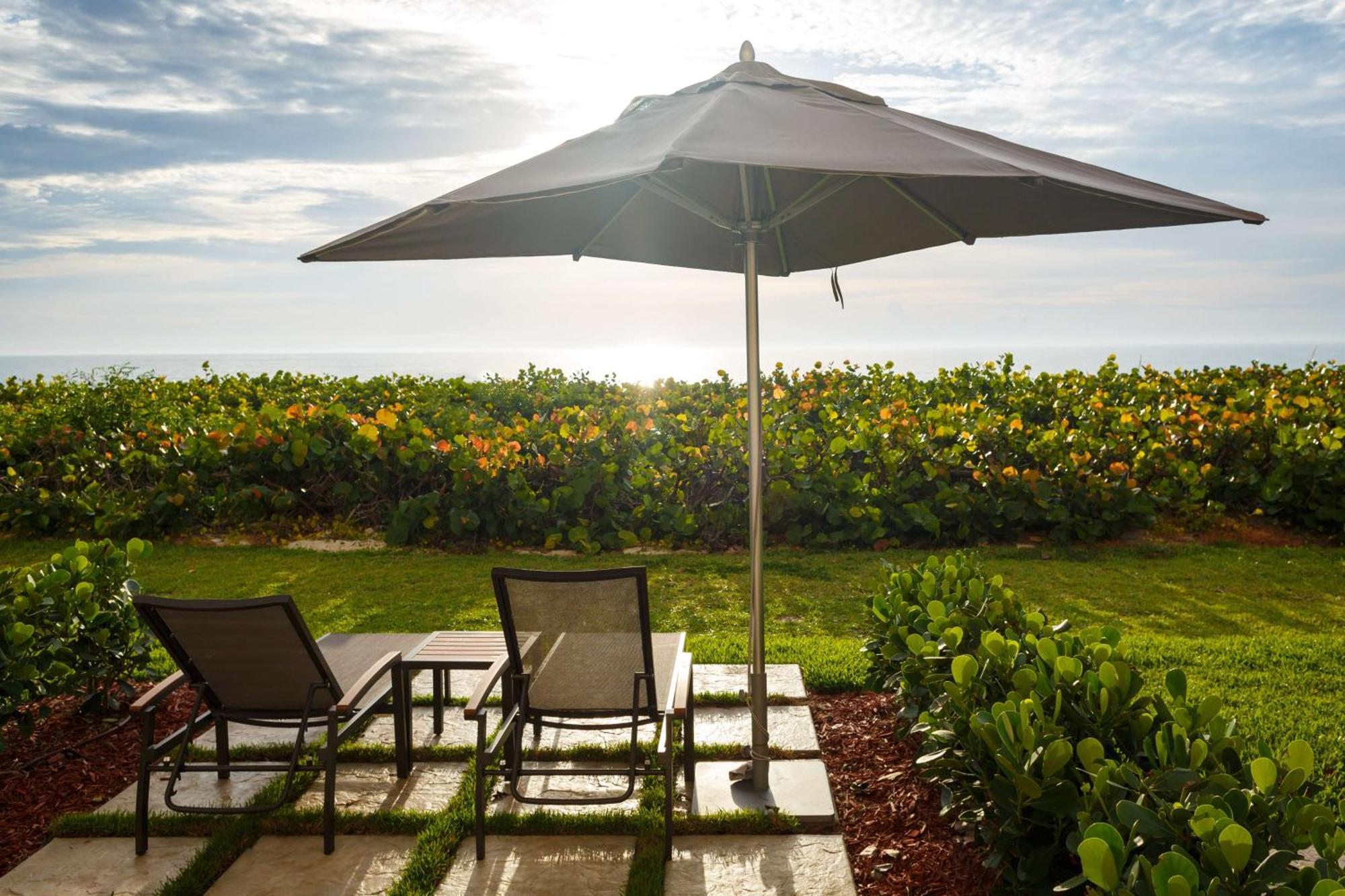 Doubletree Suites By Hilton Melbourne Beach Oceanfront Exterior foto